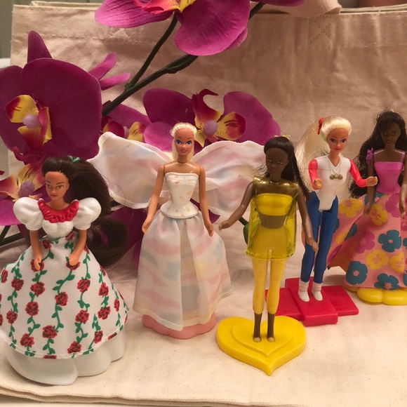 BARBIE DOLLS Accessories - 3/33$ NEW 1995 BARBIE FIGURINES